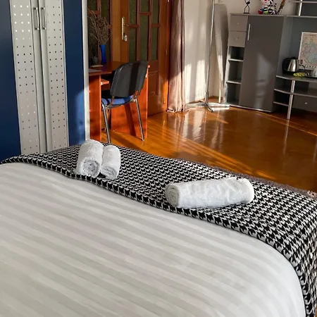 Meszko Park House بيت ضيافة