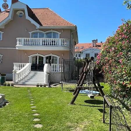 Meszko Park House *